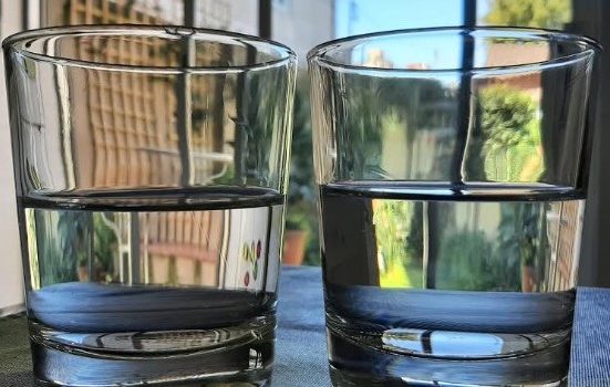 Dos gots amb aigua