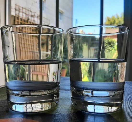 Dos gots amb aigua